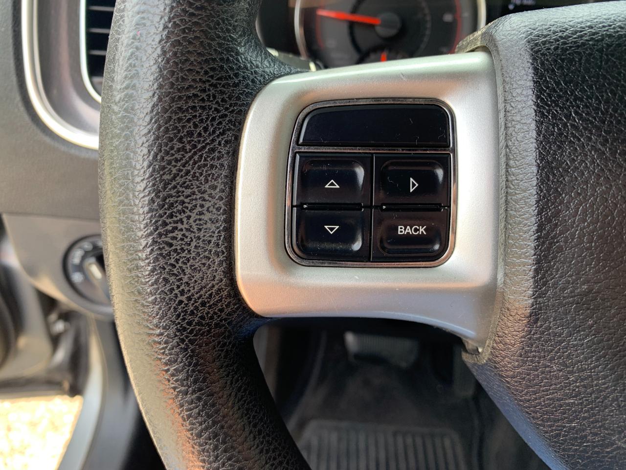 Dodge Charger SE 2012
