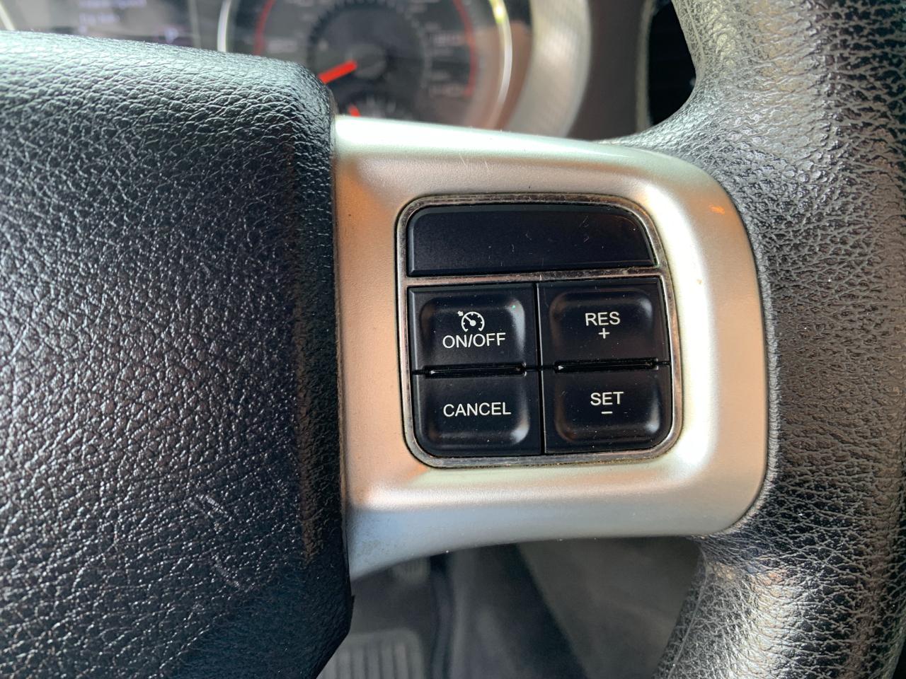Dodge Charger SE 2012