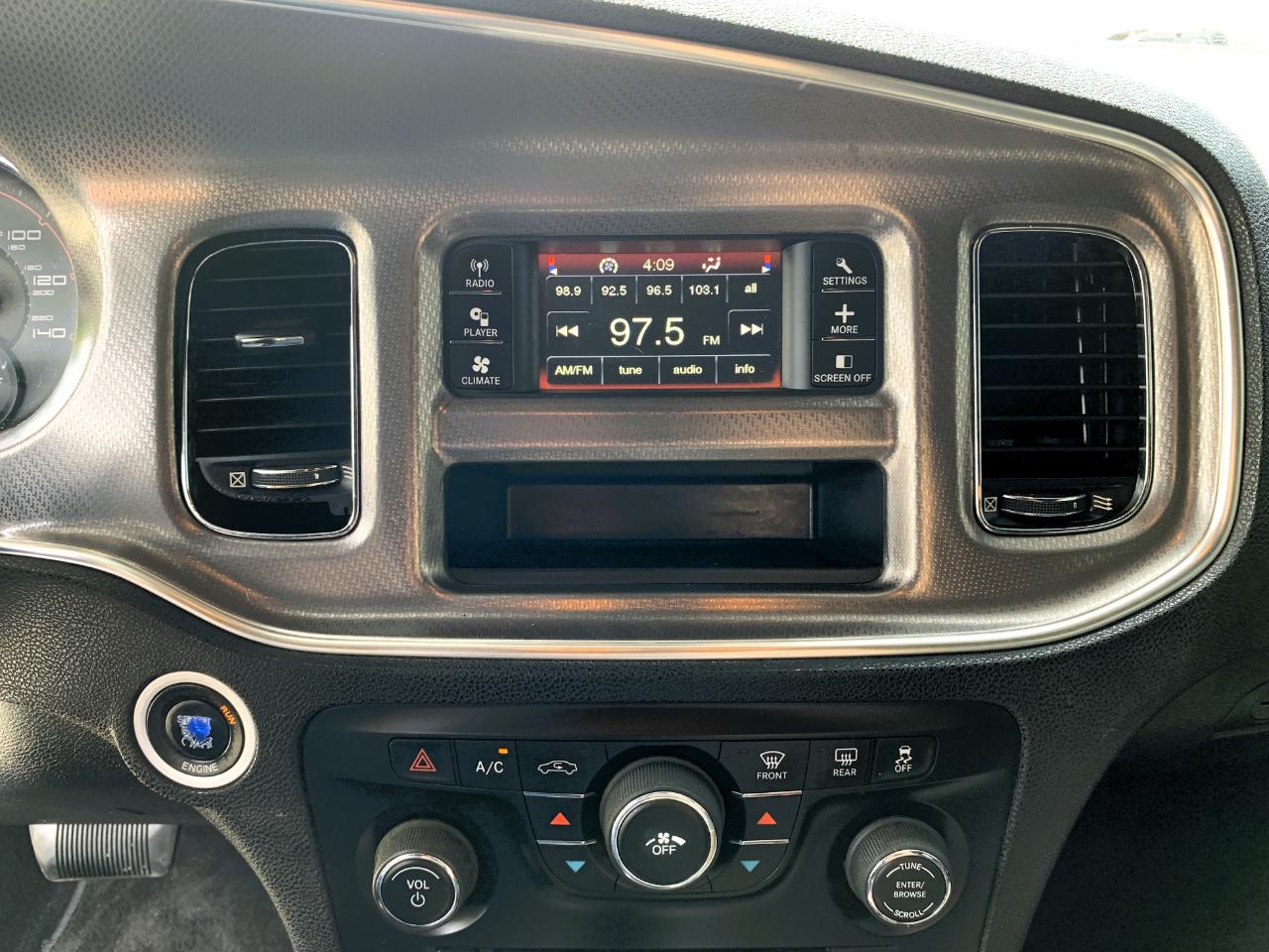 Dodge Charger SE 2012