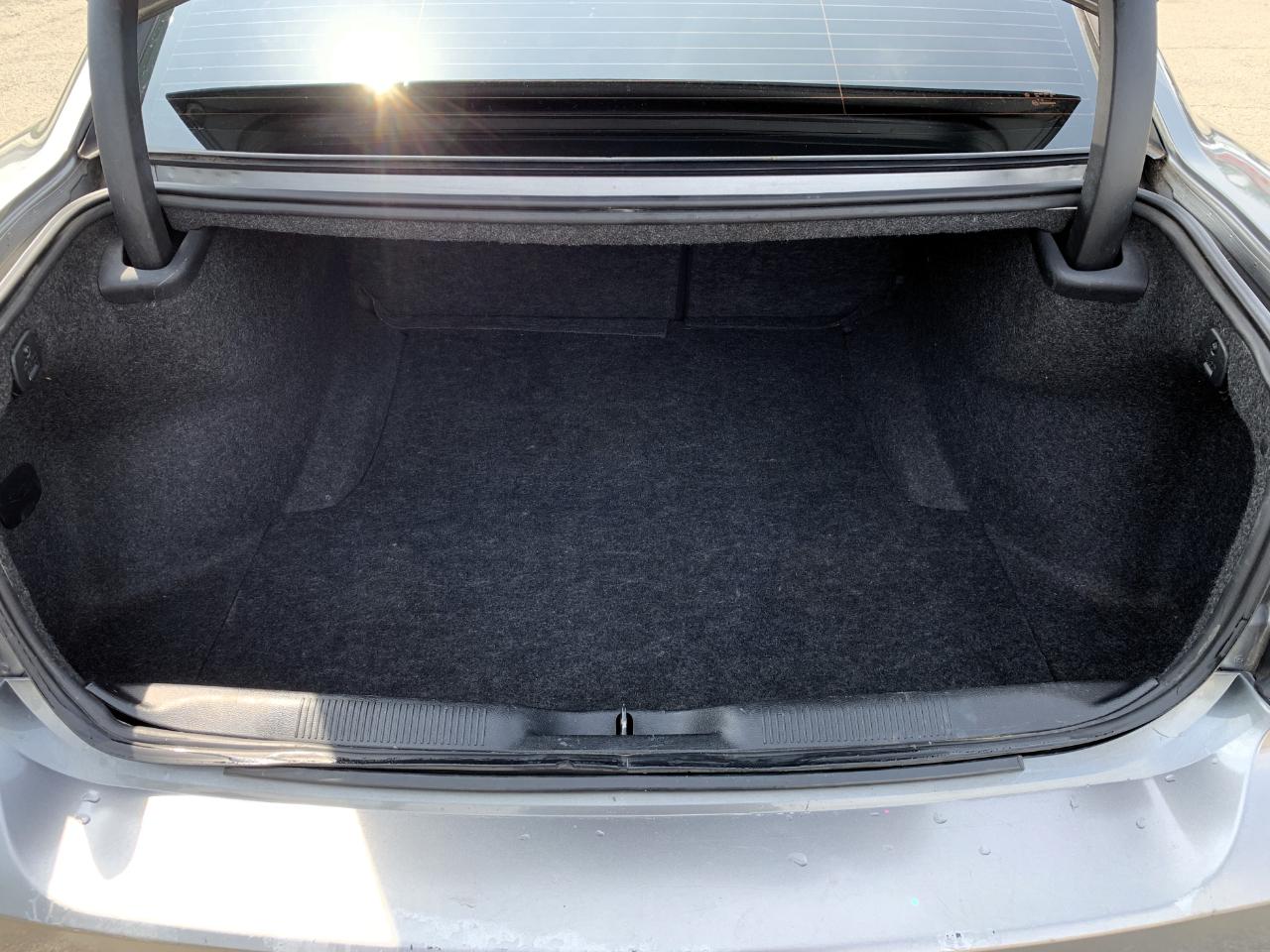 Dodge Charger SE 2012