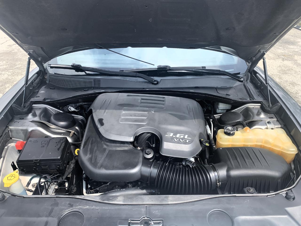 Dodge Charger SE 2012