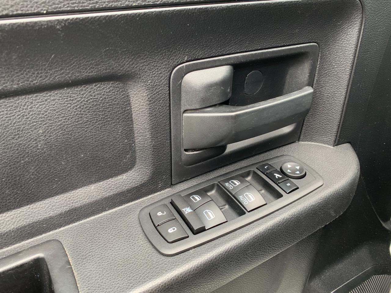 RAM 2500 Tradesman Crew Cab SWB 4WD 2015