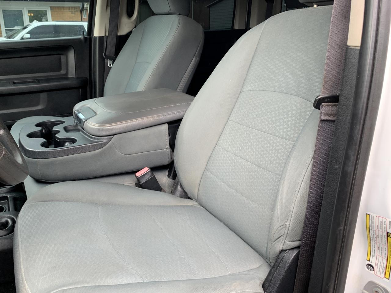 RAM 2500 Tradesman Crew Cab SWB 4WD 2015