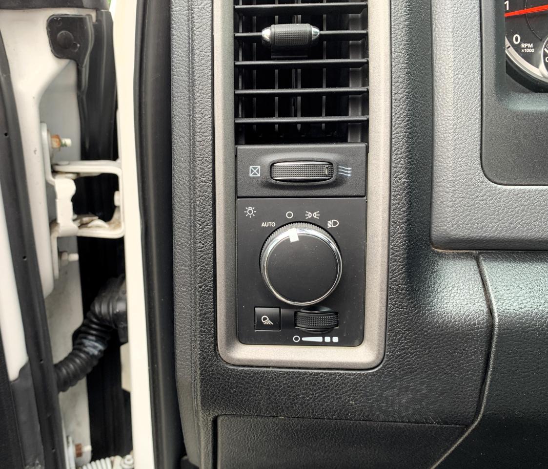 RAM 2500 Tradesman Crew Cab SWB 4WD 2015