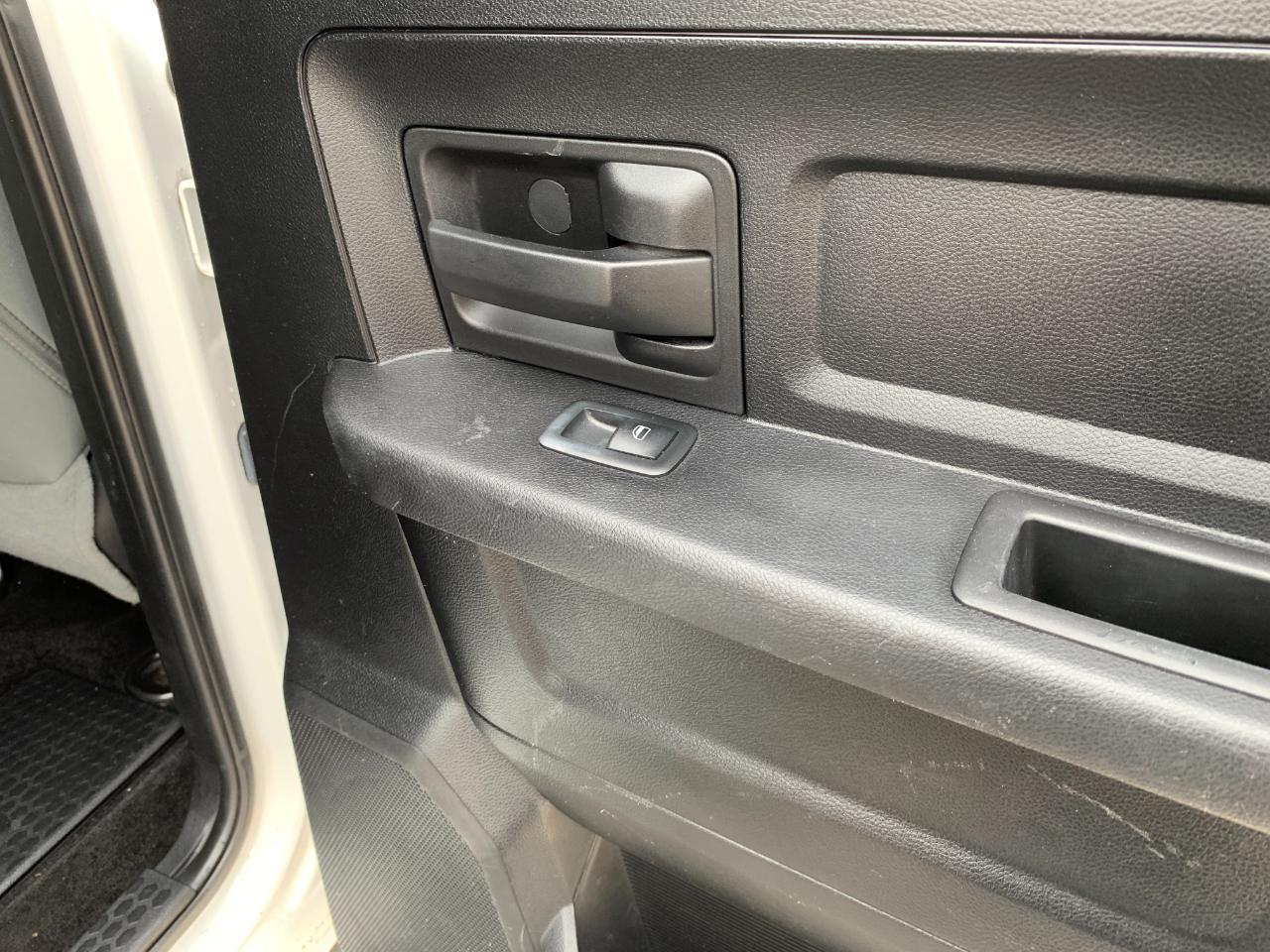RAM 2500 Tradesman Crew Cab SWB 4WD 2015