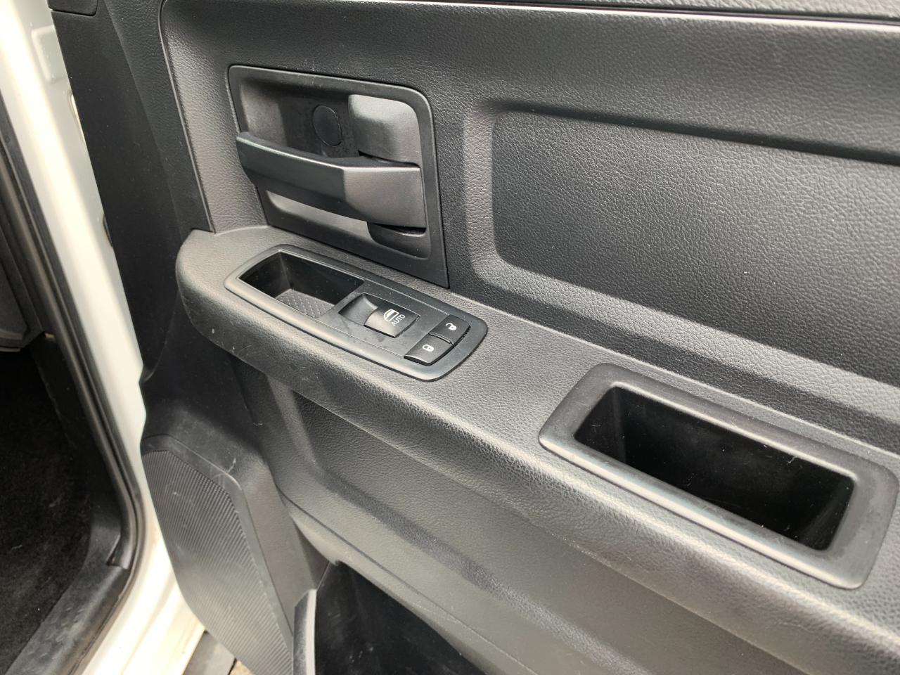 RAM 2500 Tradesman Crew Cab SWB 4WD 2015