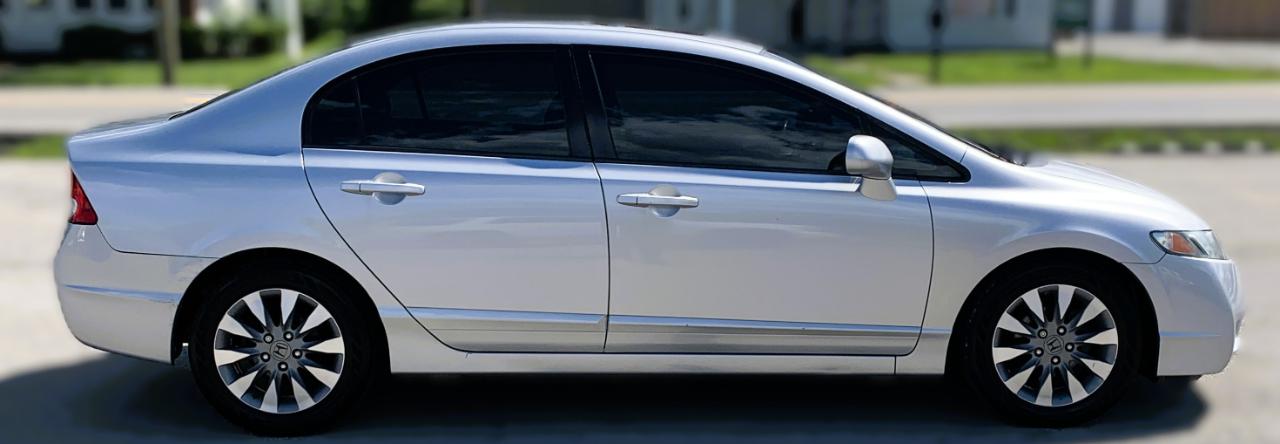 Honda Civic EX-L Sedan 5-Speed AT 2011