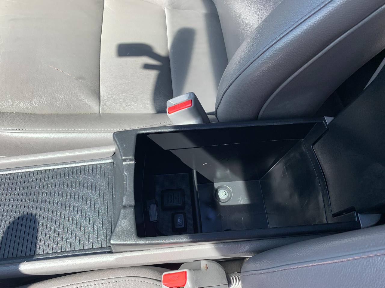 Honda Civic EX-L Sedan 5-Speed AT 2011