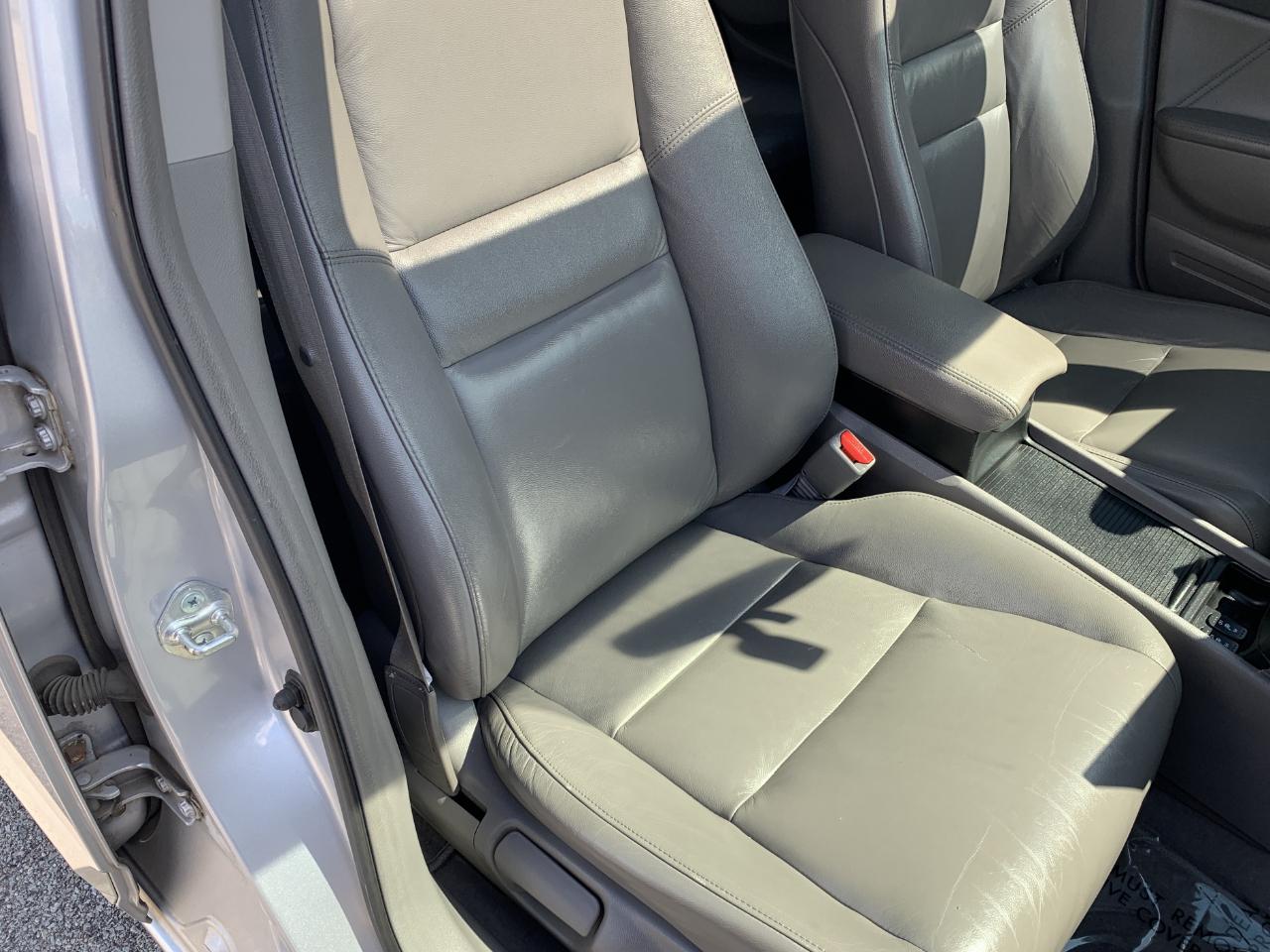 Honda Civic EX-L Sedan 5-Speed AT 2011