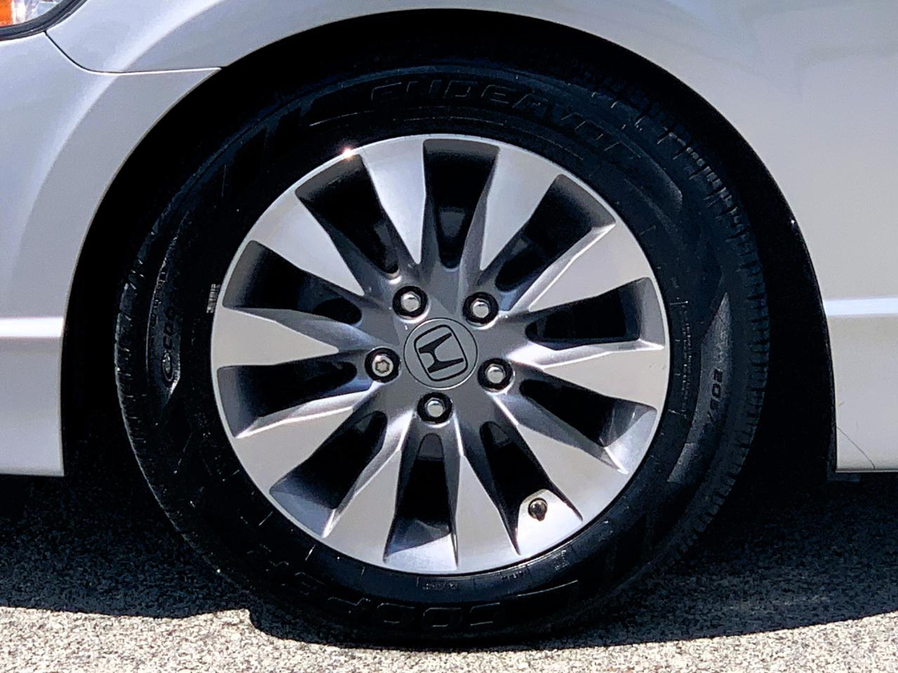 Honda Civic EX-L Sedan 5-Speed AT 2011