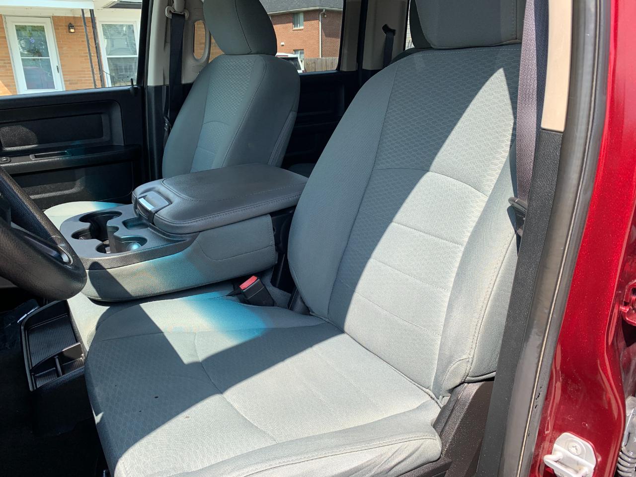RAM 1500 Tradesman Crew Cab SWB 4WD 2017