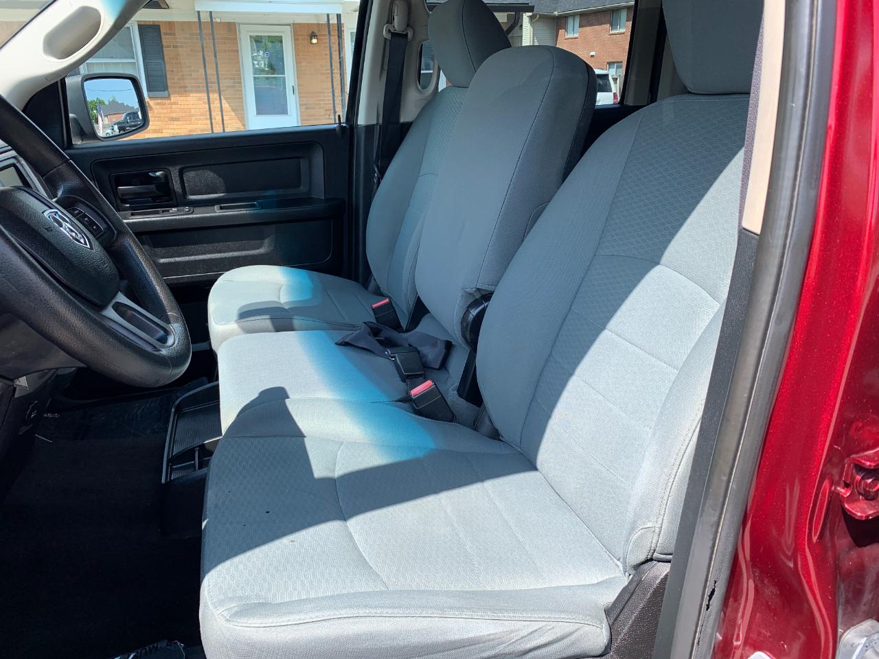 RAM 1500 Tradesman Crew Cab SWB 4WD 2017