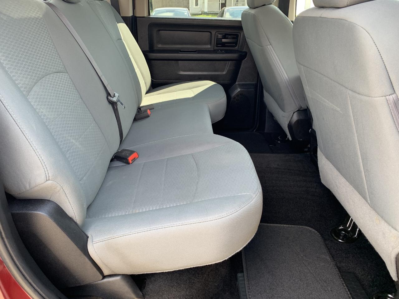 RAM 1500 Tradesman Crew Cab SWB 4WD 2017
