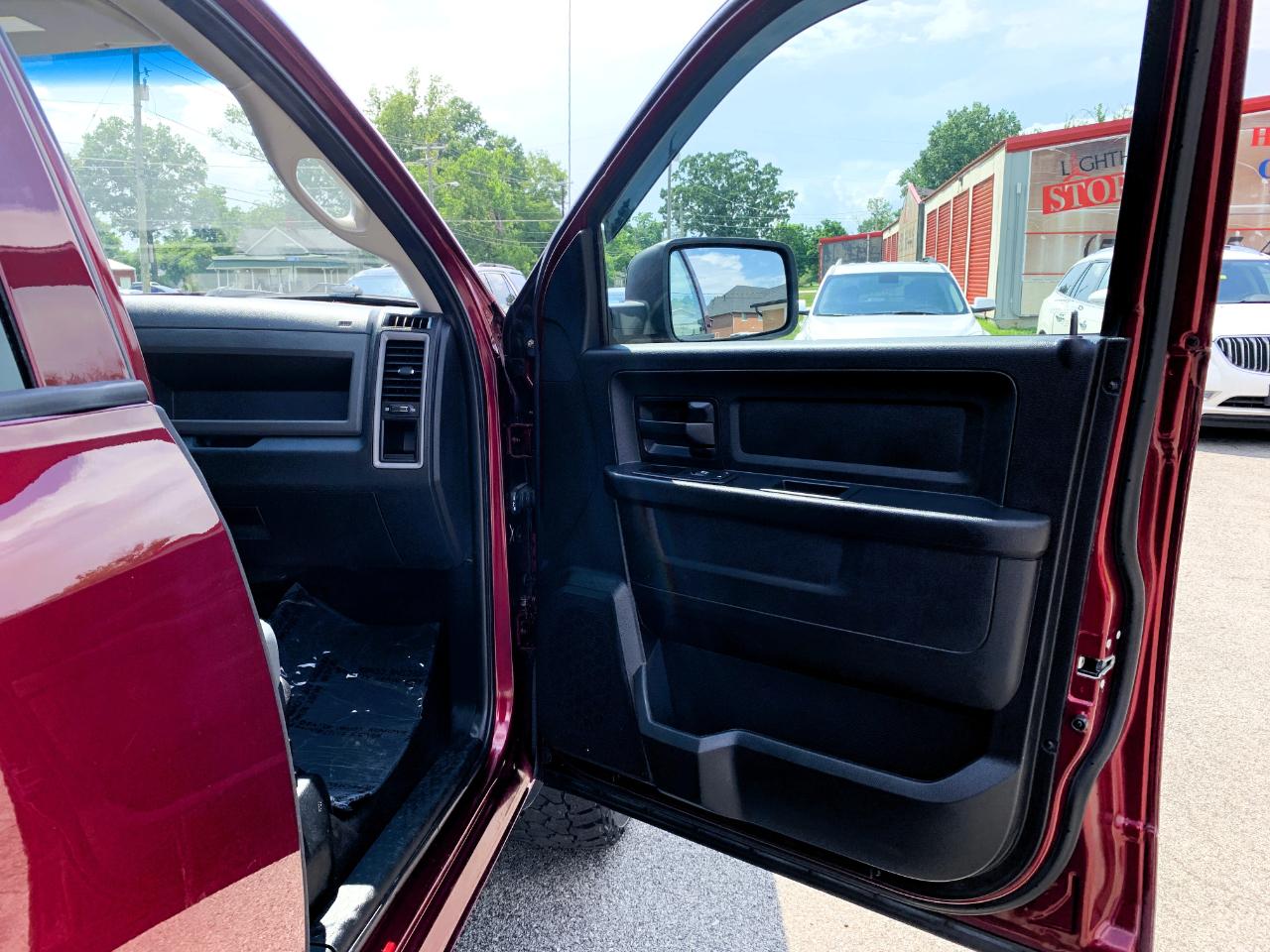 RAM 1500 Tradesman Crew Cab SWB 4WD 2017