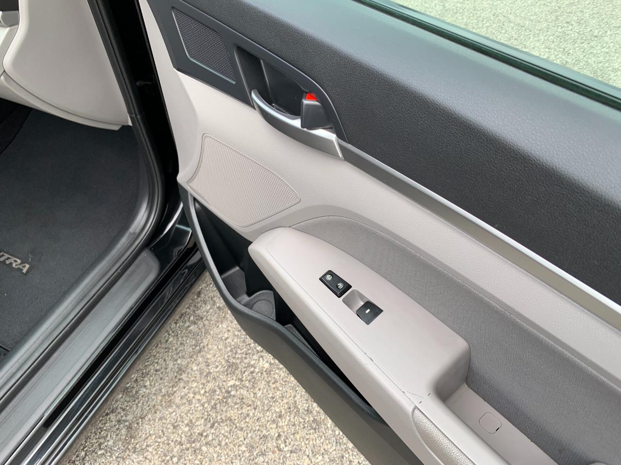 Hyundai Elantra Limited 2020