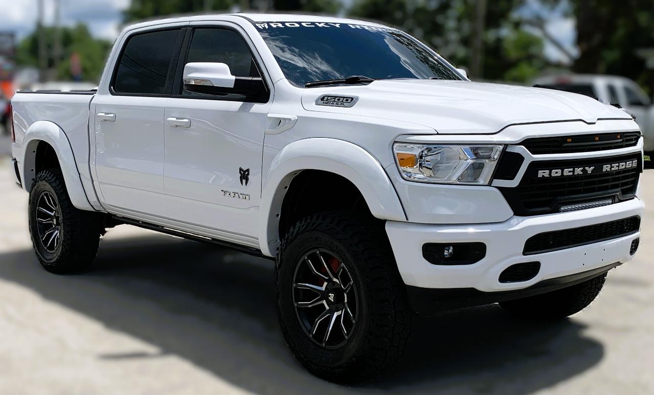 RAM 1500 Big Horn Crew Cab SWB 4WD 2022