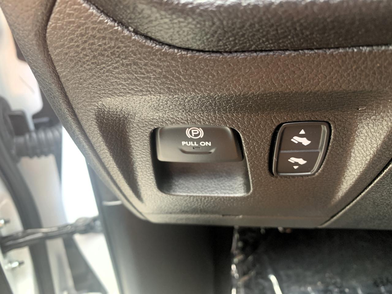 RAM 1500 Big Horn Crew Cab SWB 4WD 2022