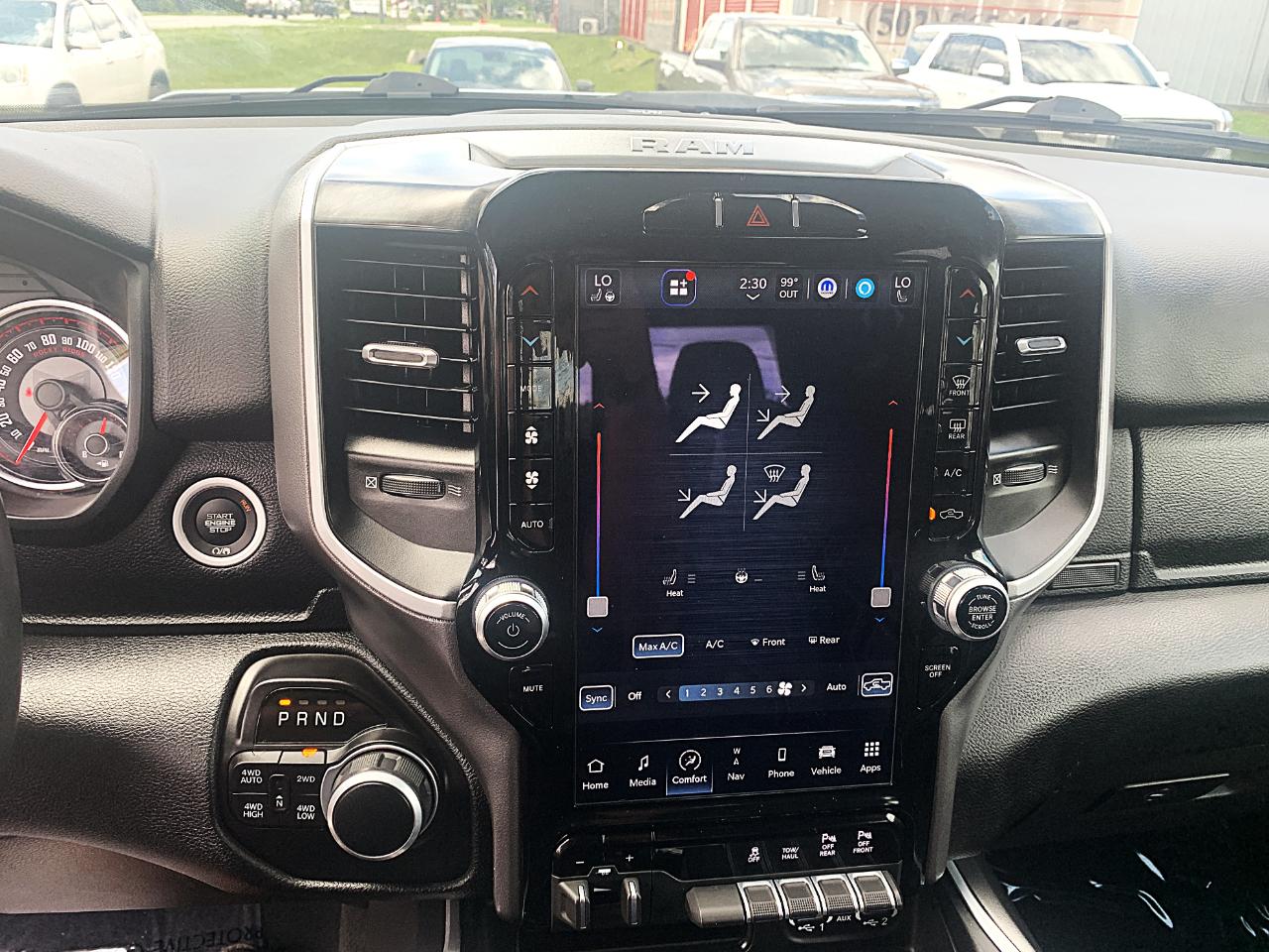 RAM 1500 Big Horn Crew Cab SWB 4WD 2022