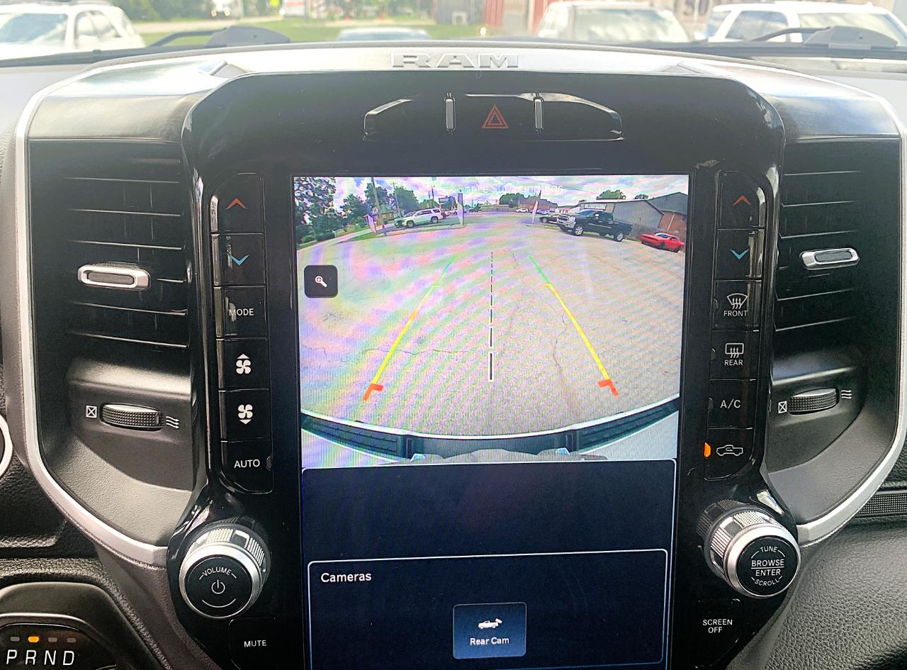 RAM 1500 Big Horn Crew Cab SWB 4WD 2022