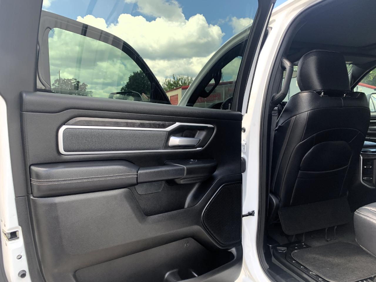 RAM 1500 Big Horn Crew Cab SWB 4WD 2022
