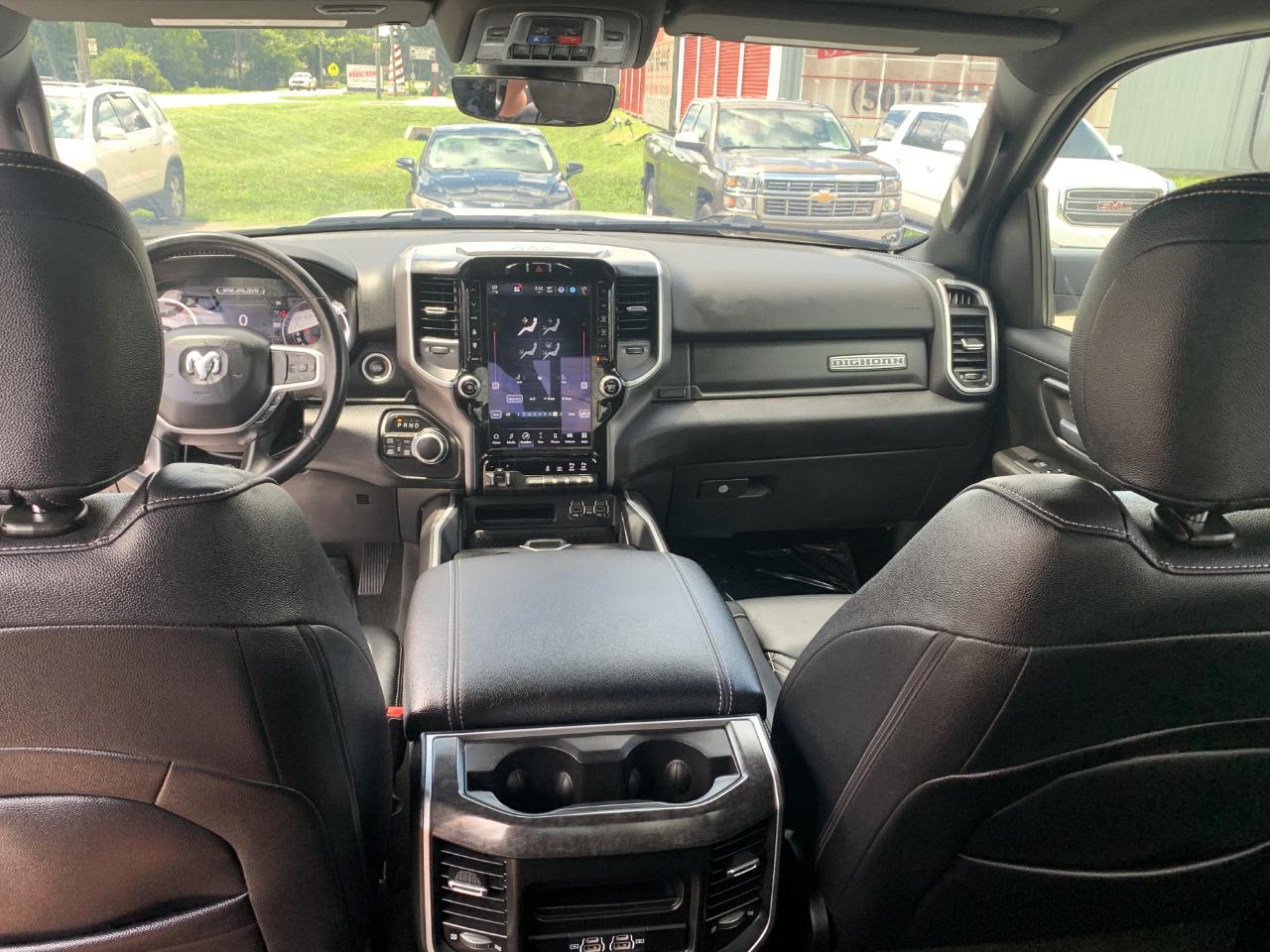 RAM 1500 Big Horn Crew Cab SWB 4WD 2022
