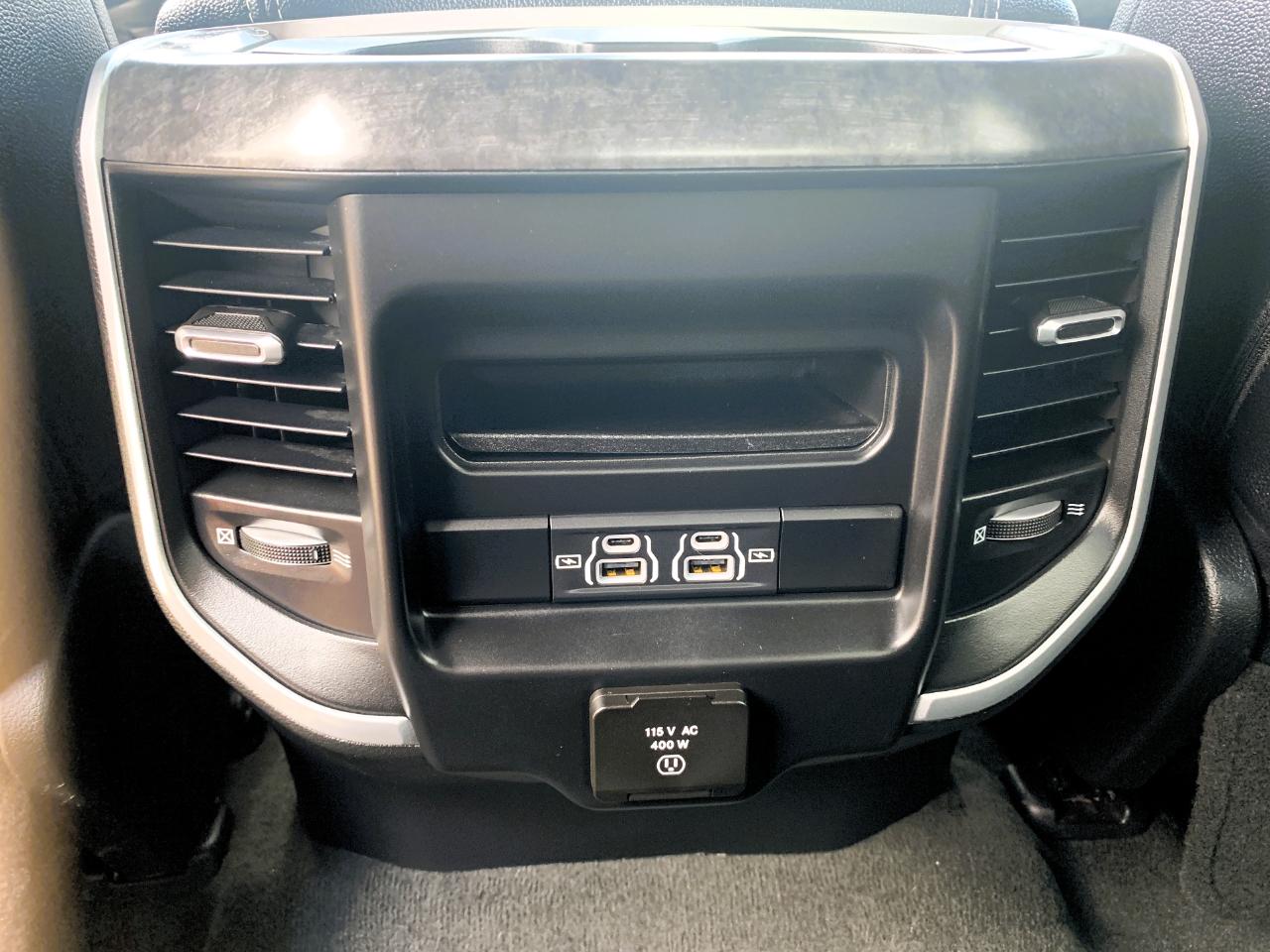 RAM 1500 Big Horn Crew Cab SWB 4WD 2022