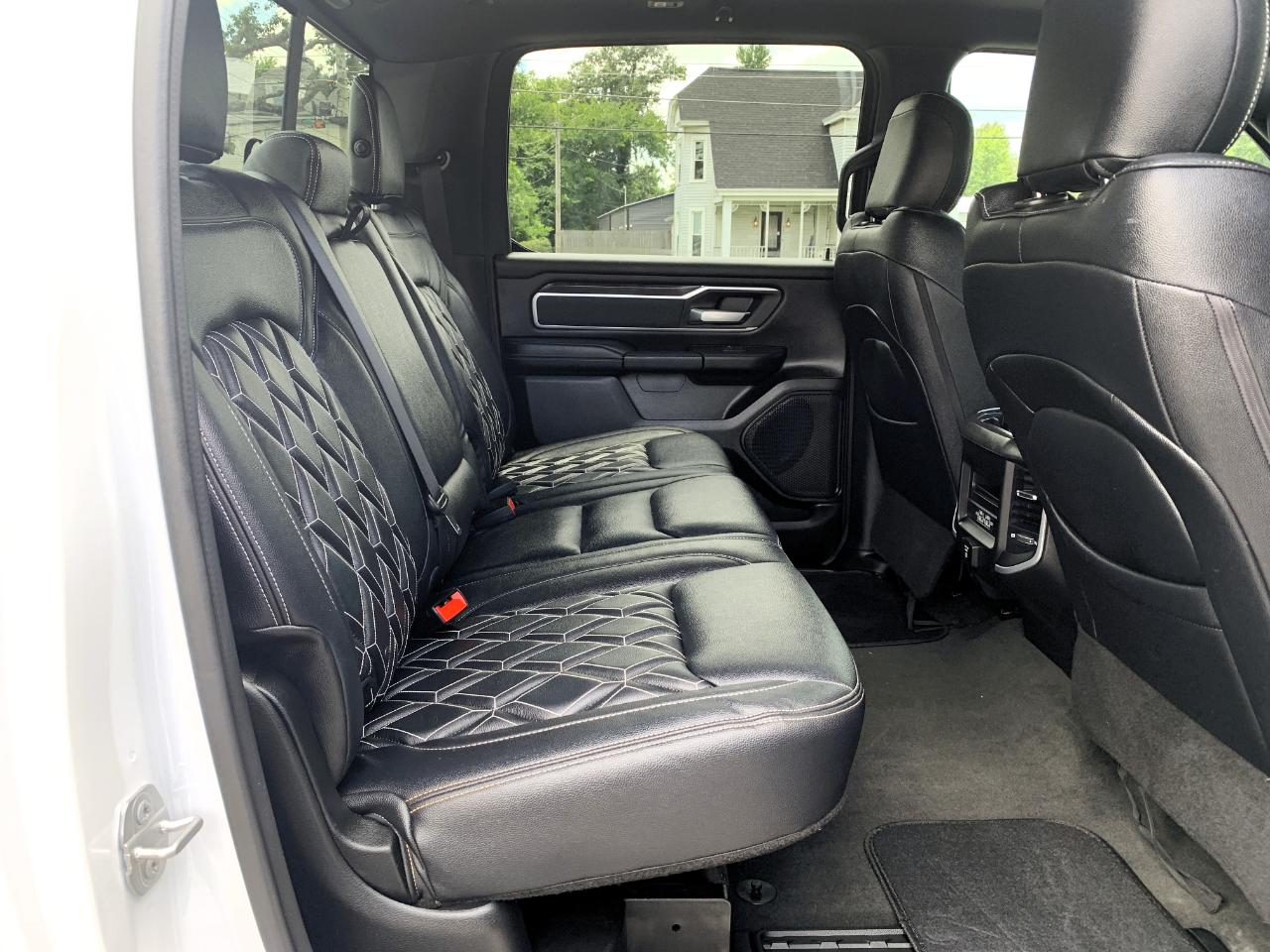 RAM 1500 Big Horn Crew Cab SWB 4WD 2022