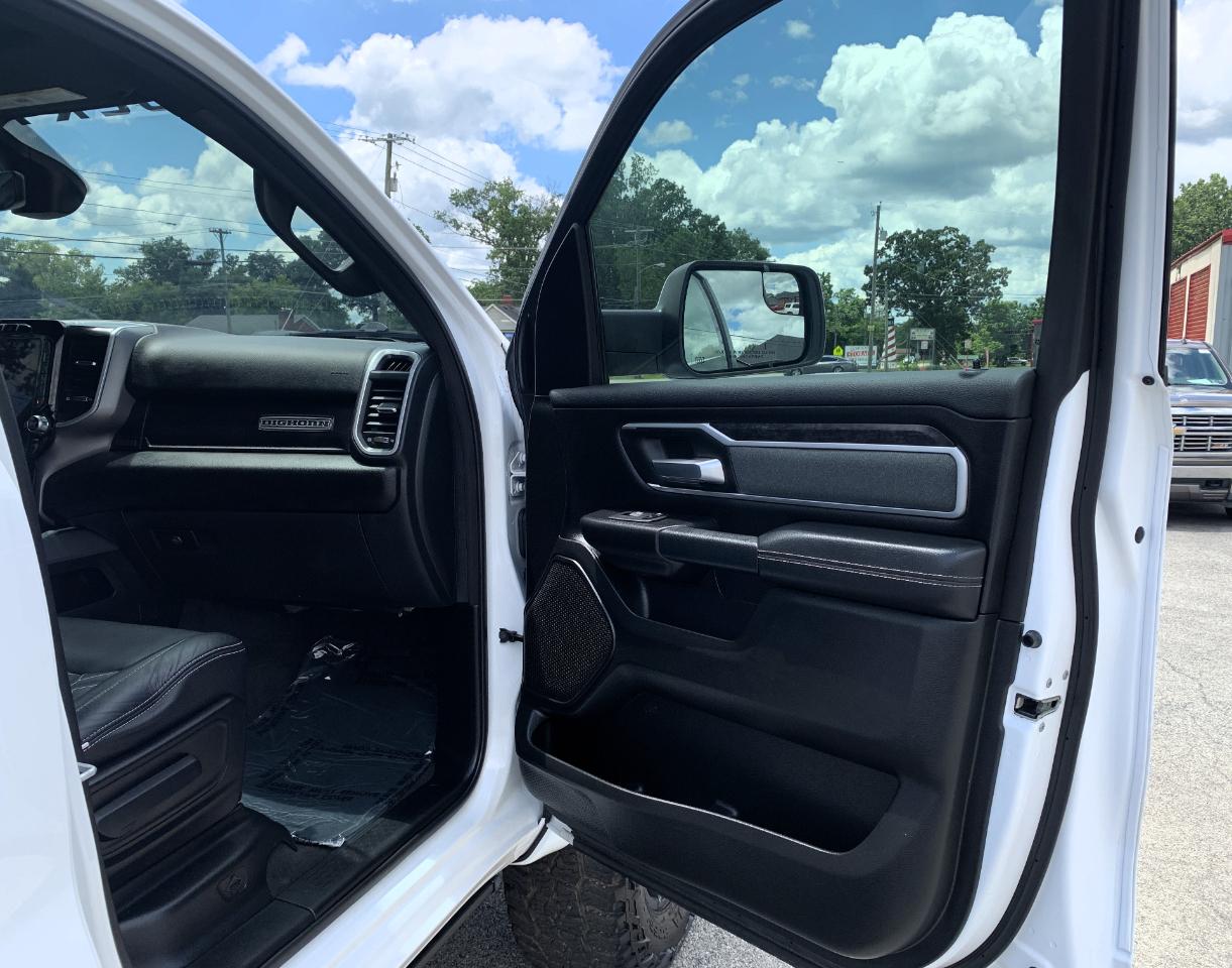 RAM 1500 Big Horn Crew Cab SWB 4WD 2022