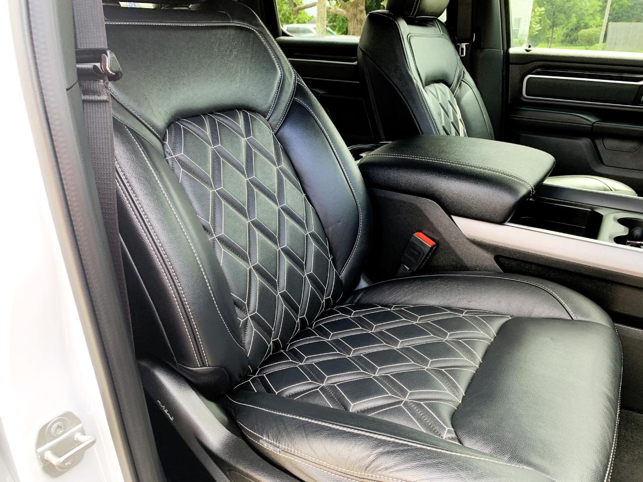 RAM 1500 Big Horn Crew Cab SWB 4WD 2022