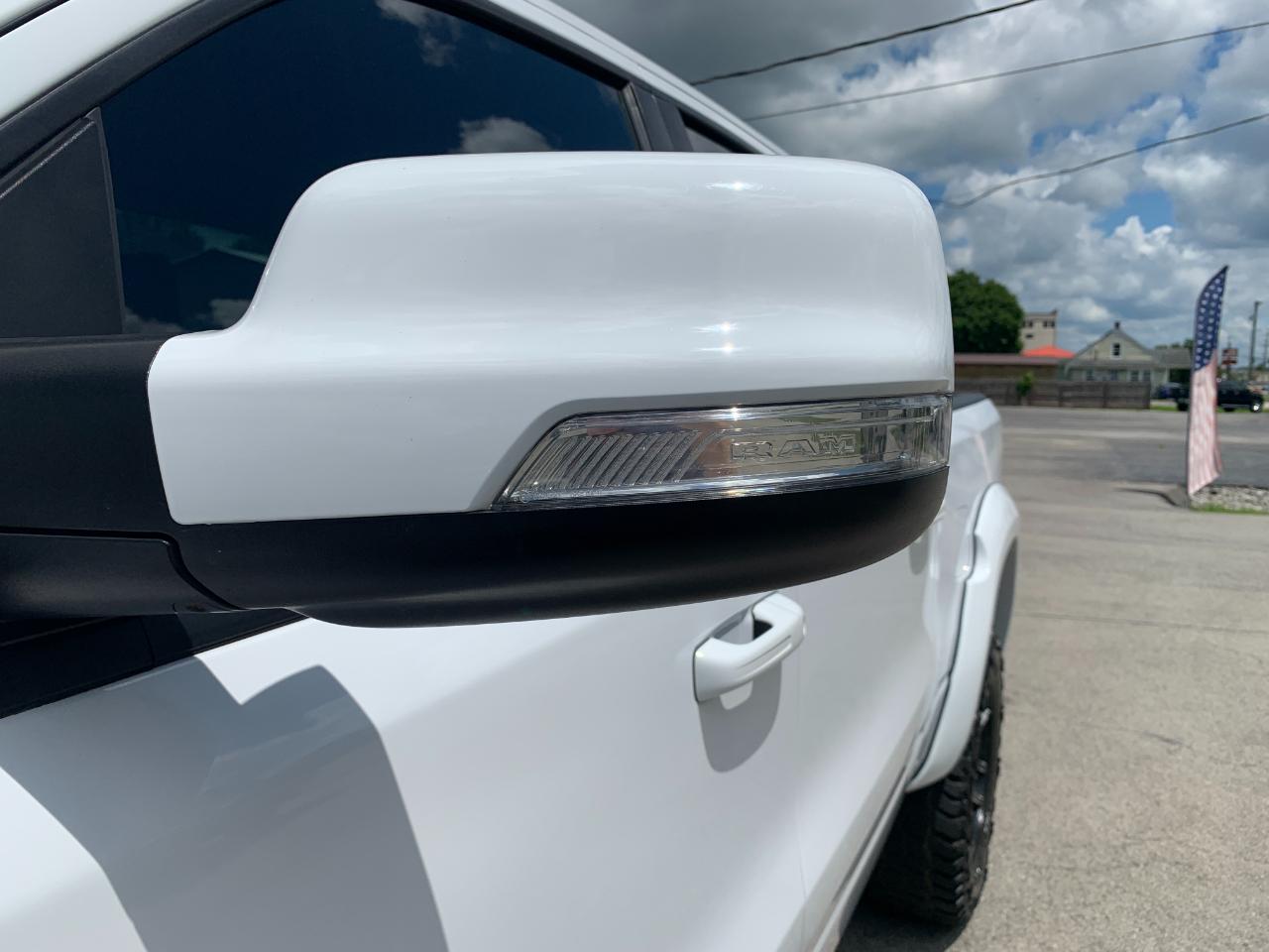 RAM 1500 Big Horn Crew Cab SWB 4WD 2022