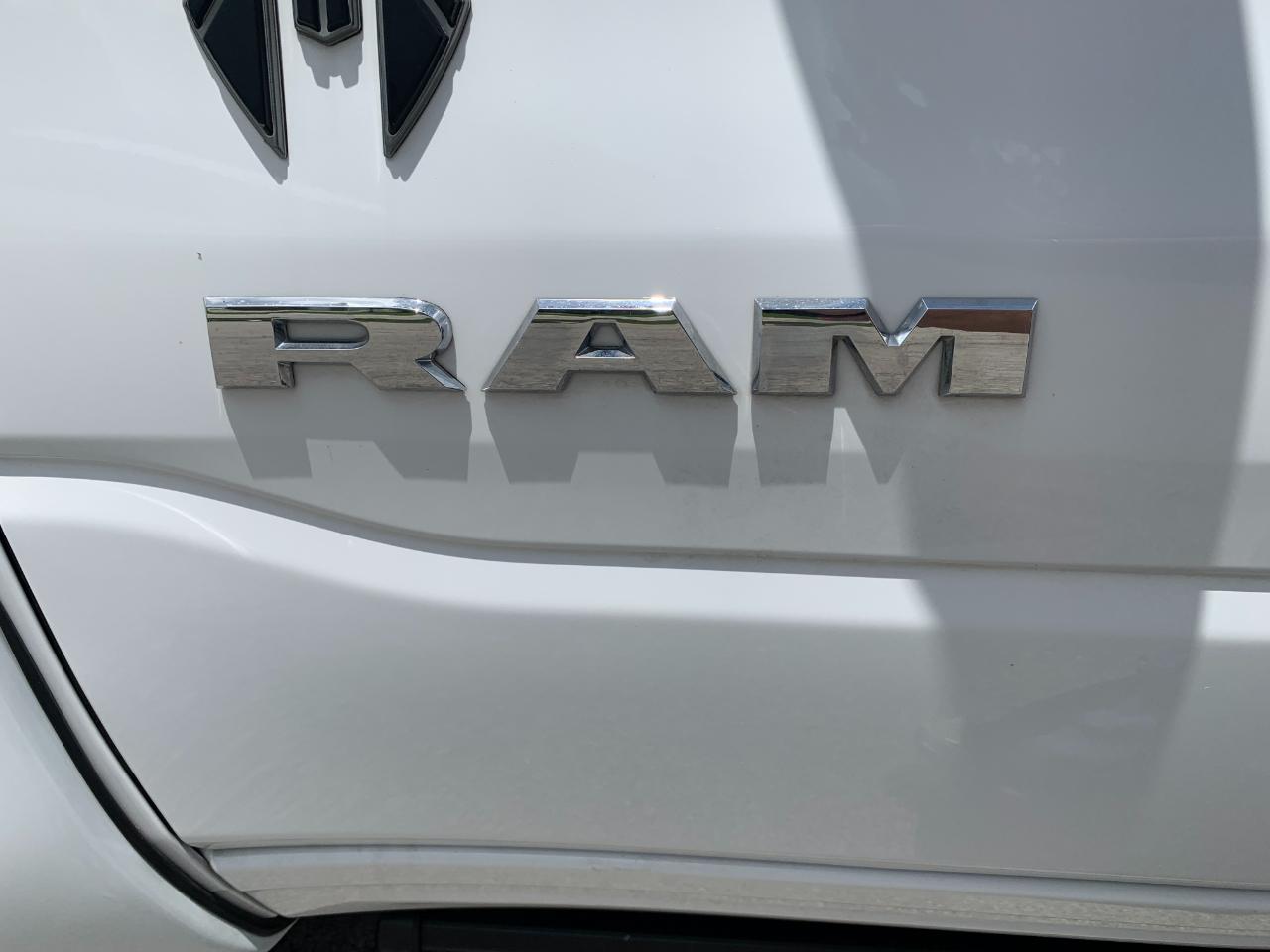 RAM 1500 Big Horn Crew Cab SWB 4WD 2022