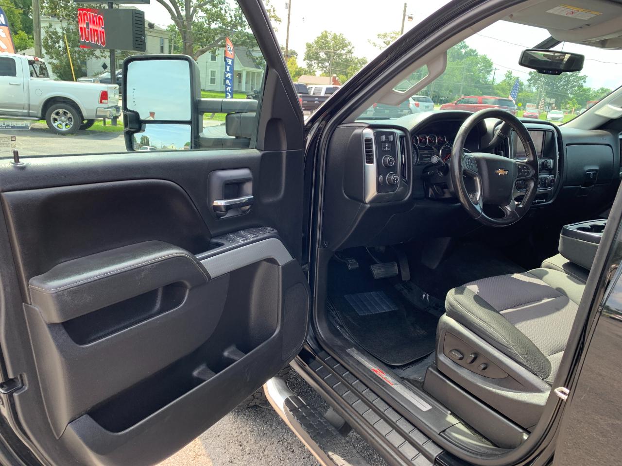 Chevrolet Silverado 2500HD LT Crew Cab Long Box 4WD 2015