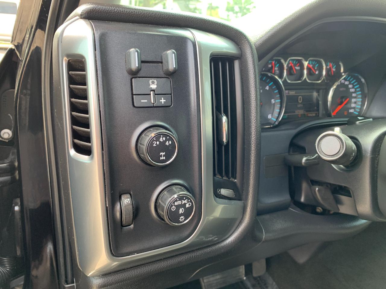 Chevrolet Silverado 2500HD LT Crew Cab Long Box 4WD 2015