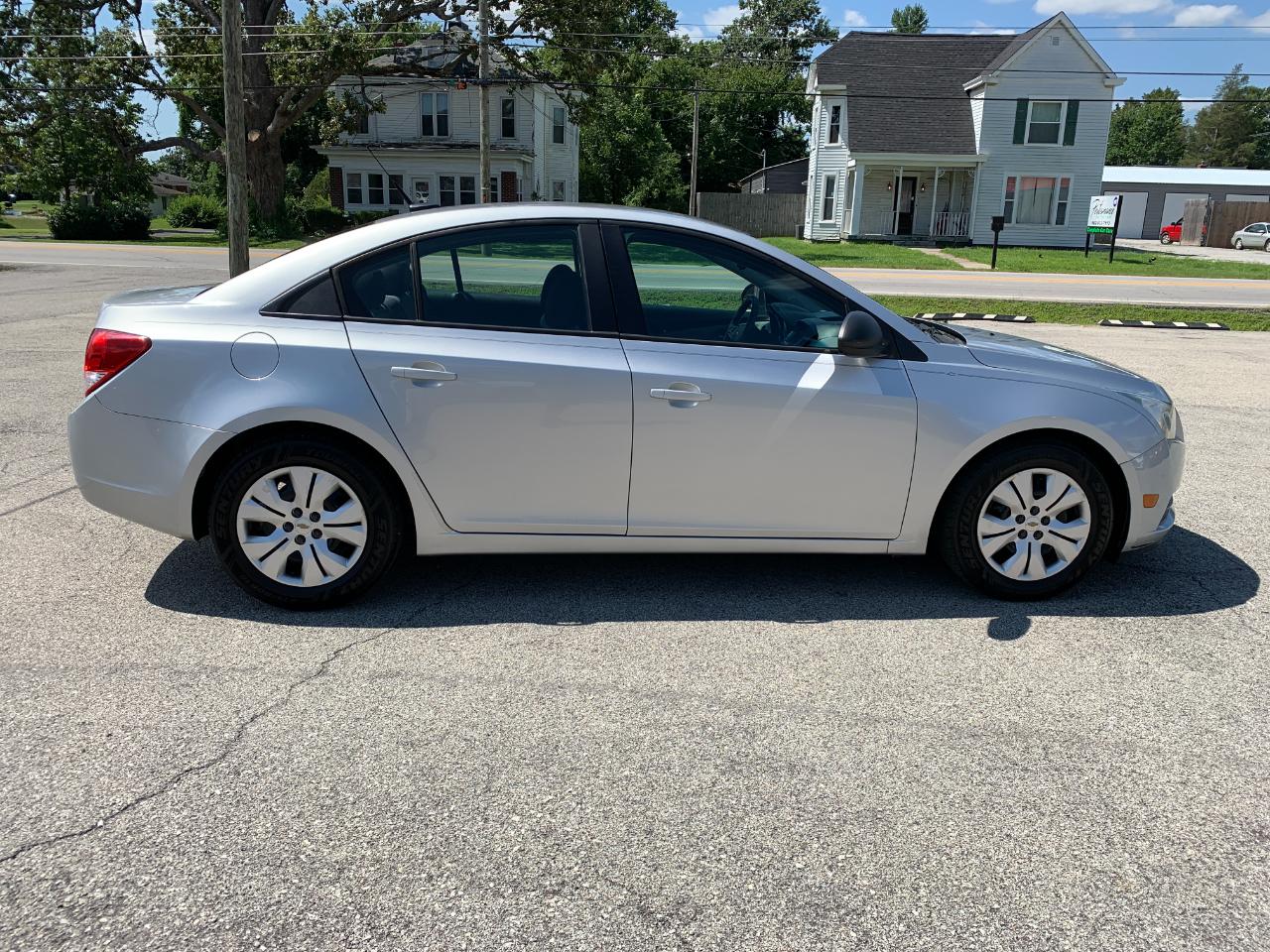 Chevrolet Cruze LS Auto 2013
