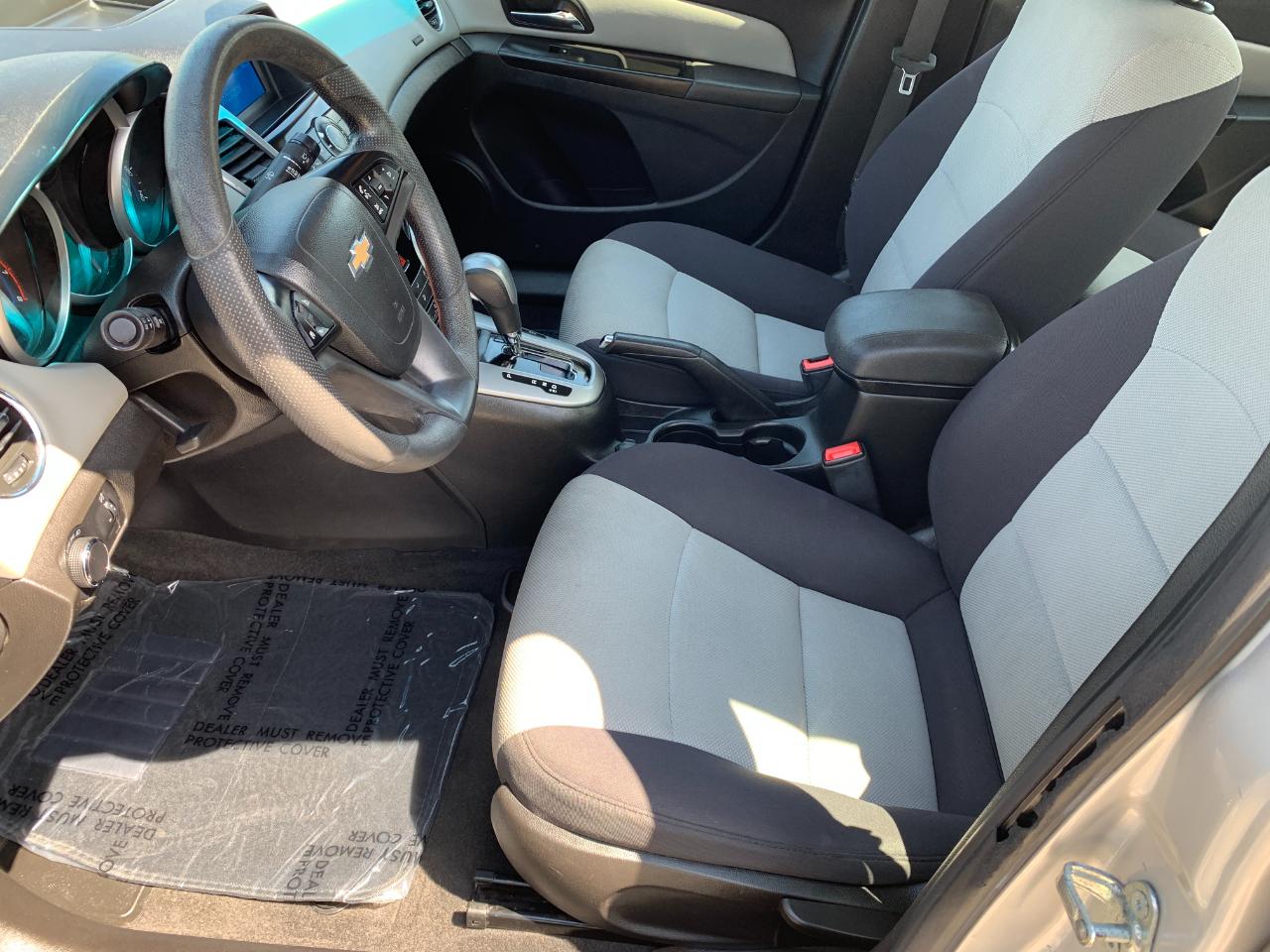 Chevrolet Cruze LS Auto 2013