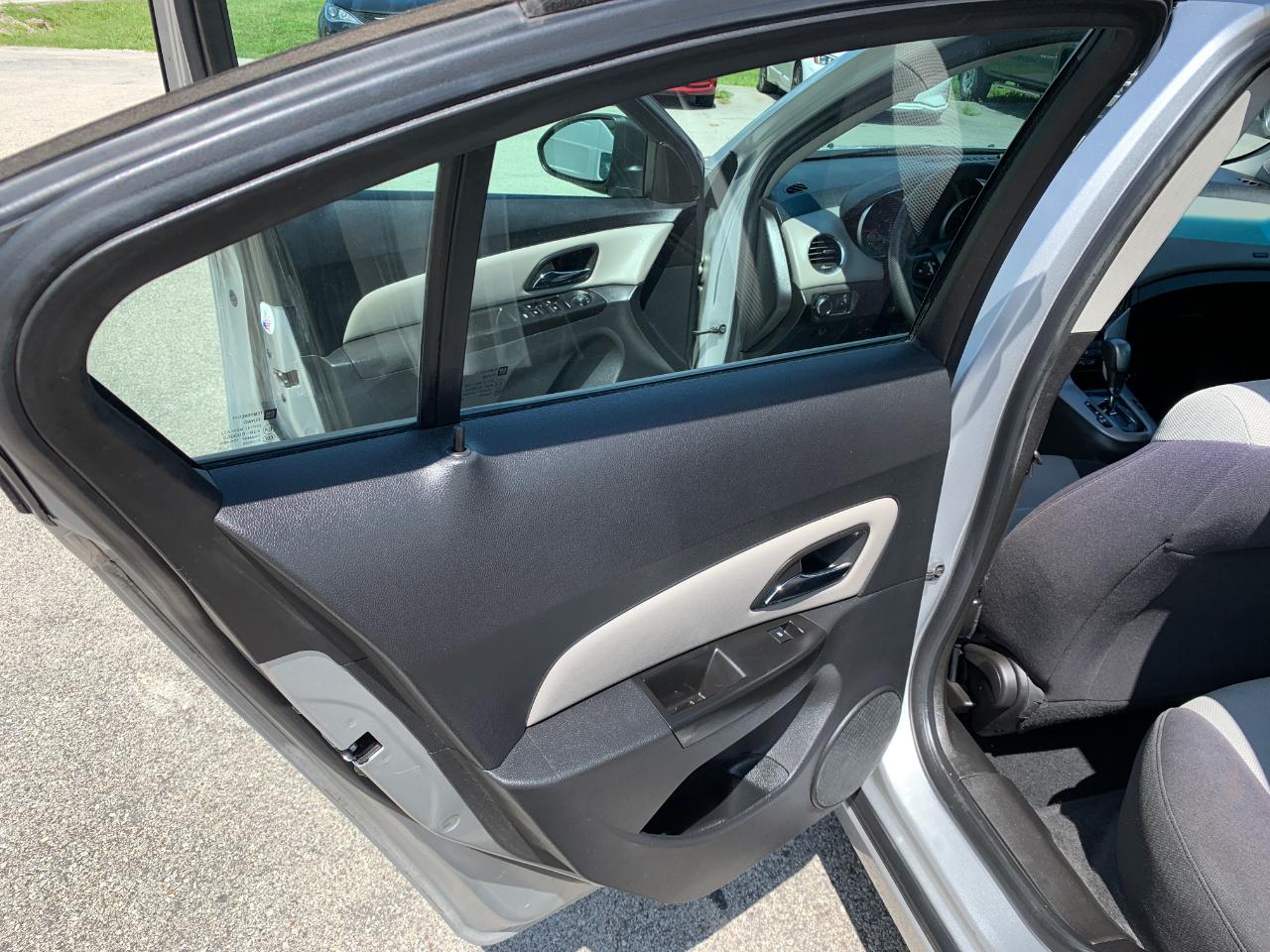 Chevrolet Cruze LS Auto 2013
