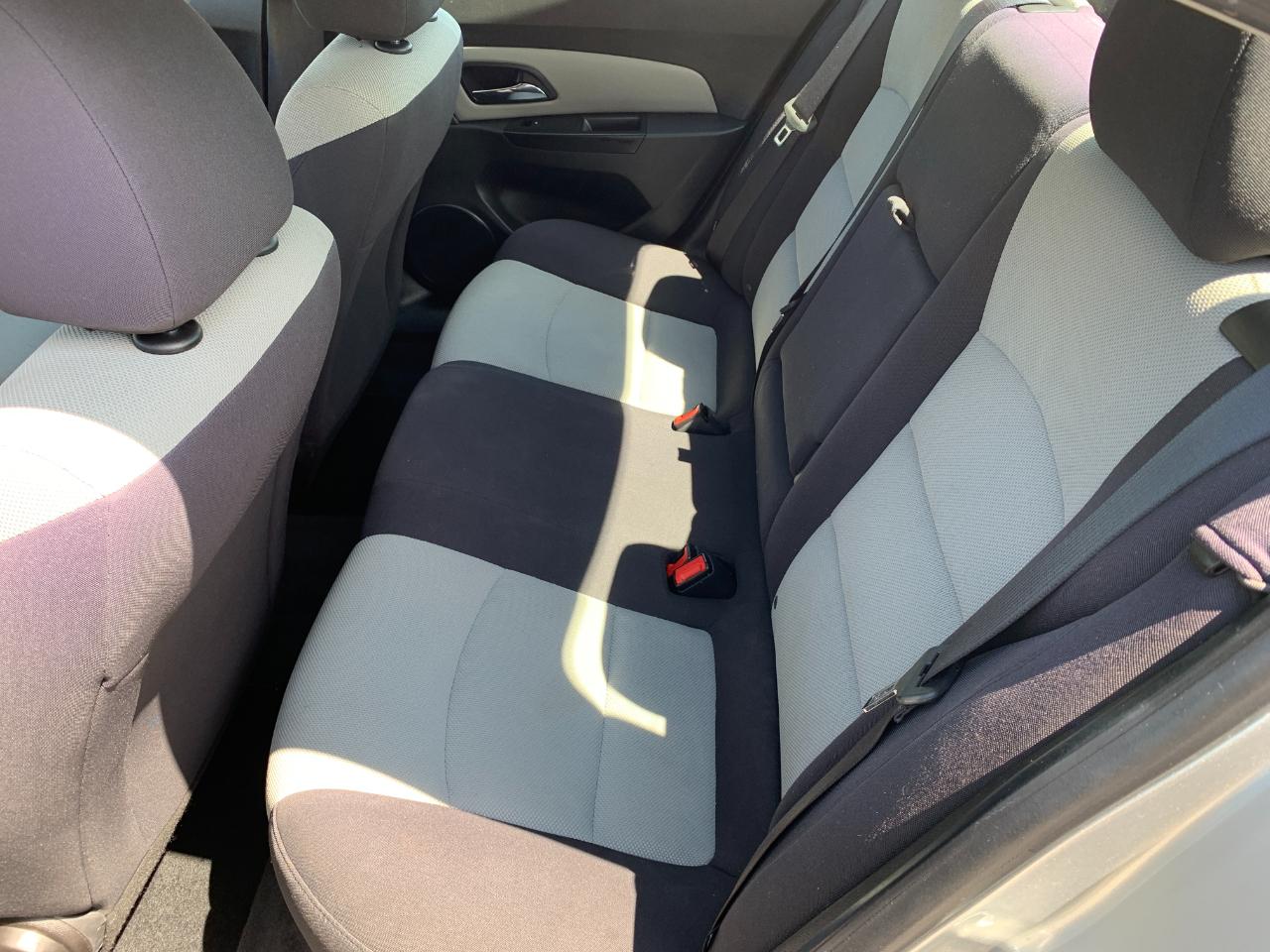 Chevrolet Cruze LS Auto 2013
