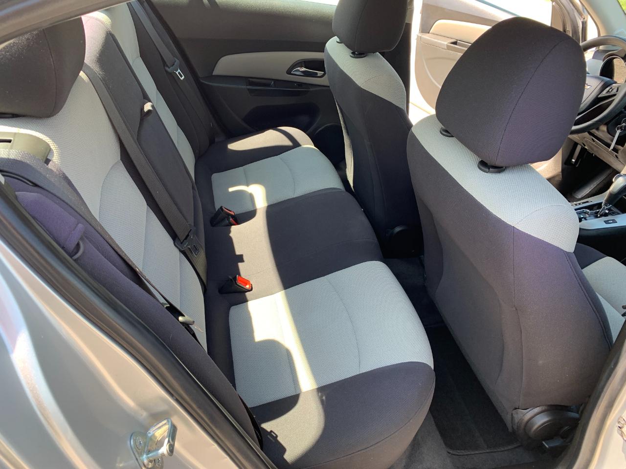 Chevrolet Cruze LS Auto 2013