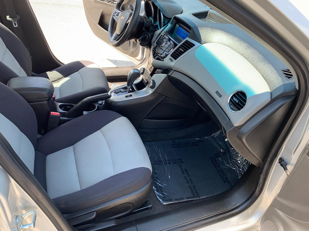 Chevrolet Cruze LS Auto 2013