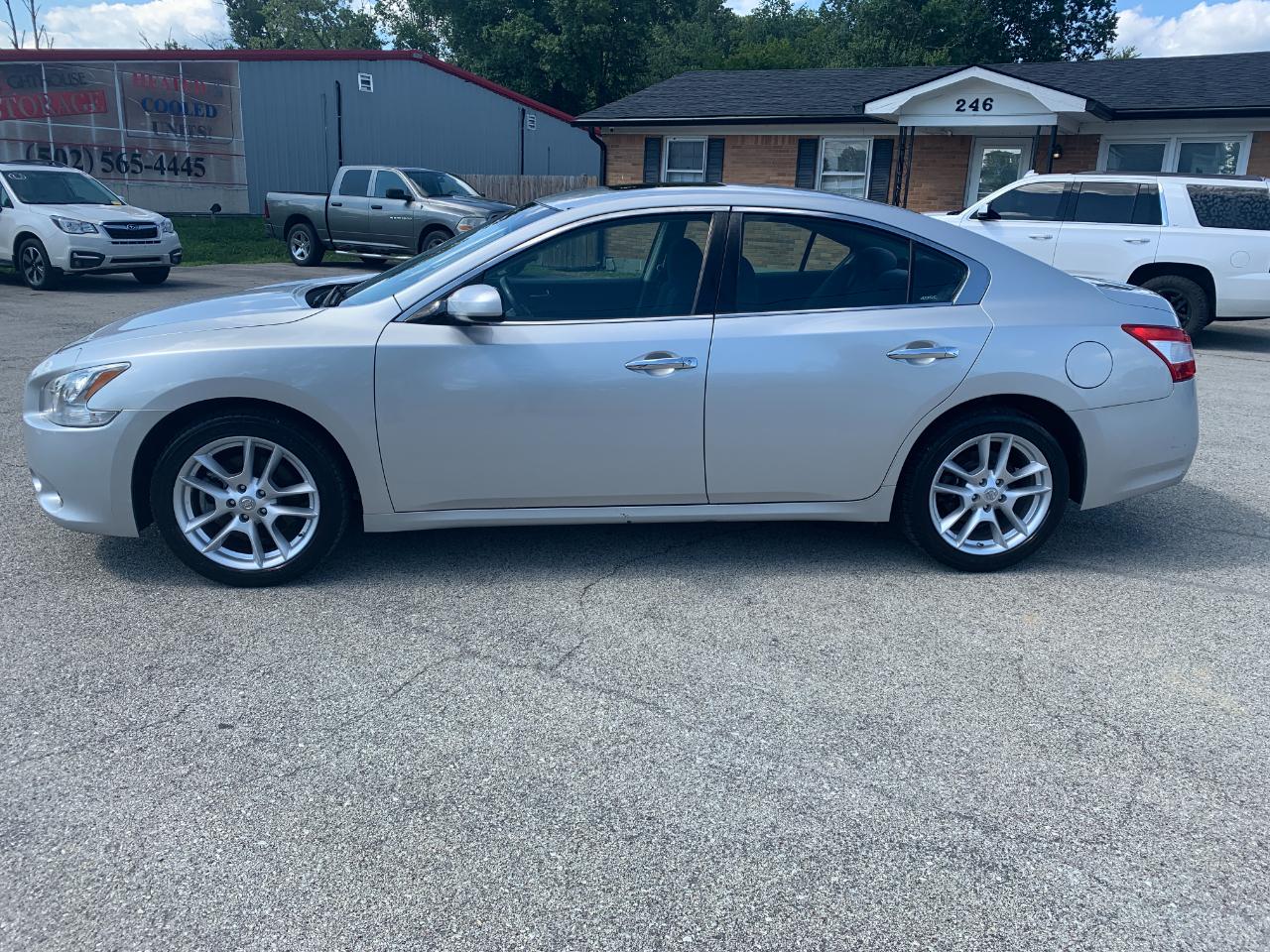 Nissan Maxima S 2009