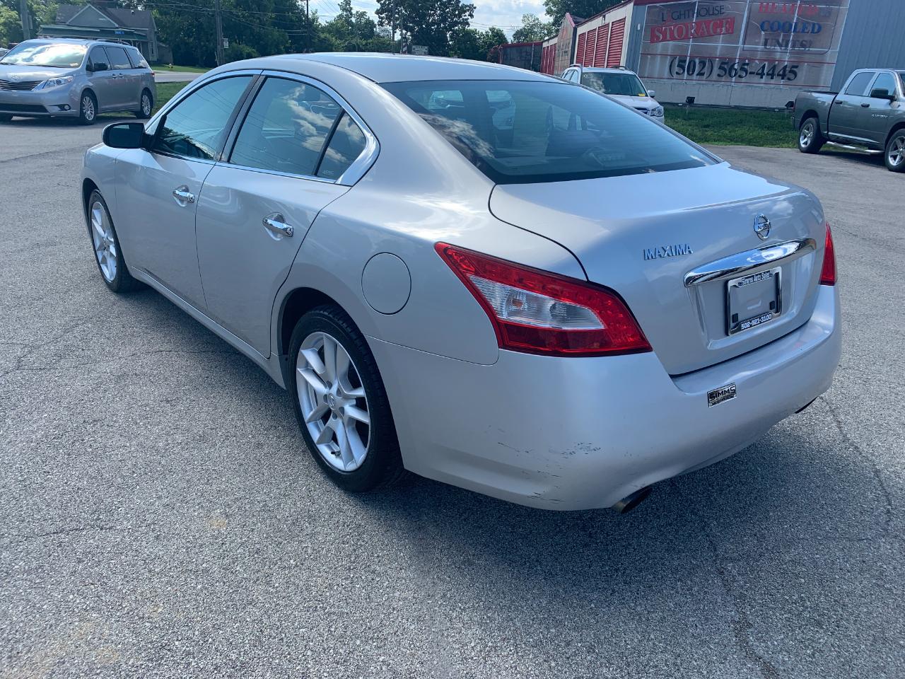 Nissan Maxima S 2009