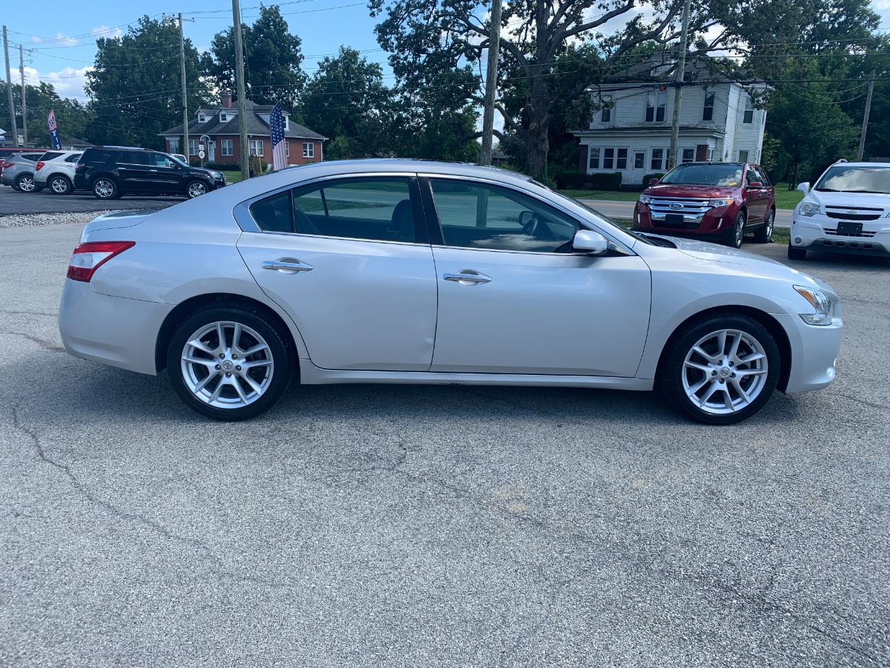 Nissan Maxima S 2009