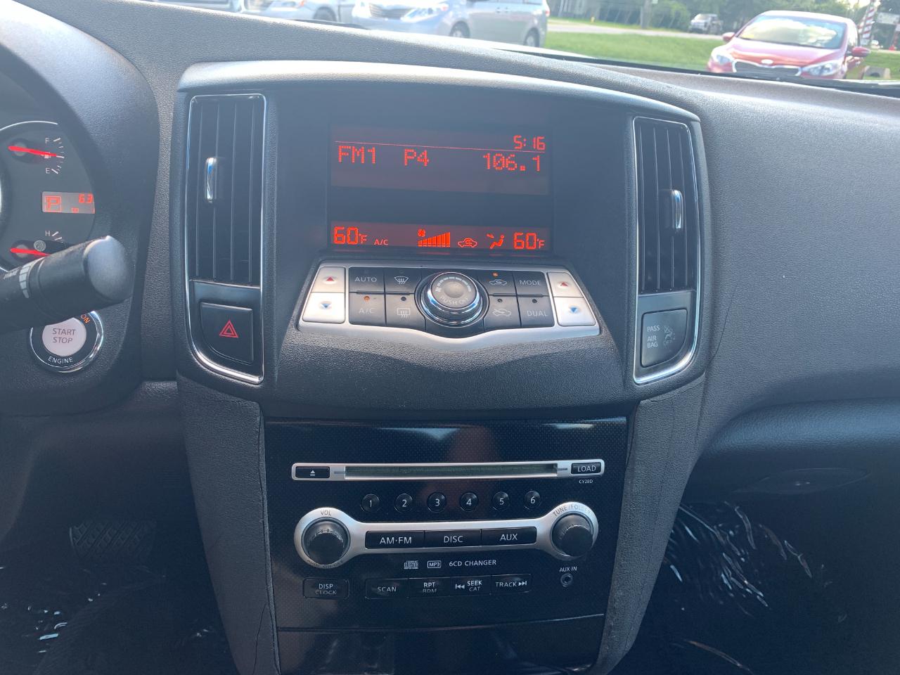 Nissan Maxima S 2009