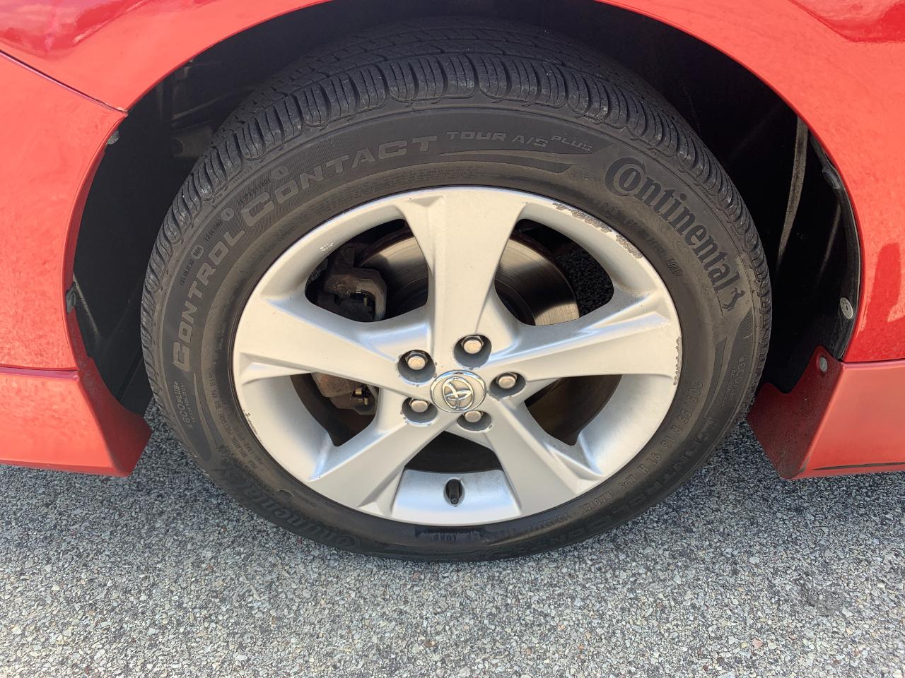 Toyota Corolla S 5-Speed MT 2011