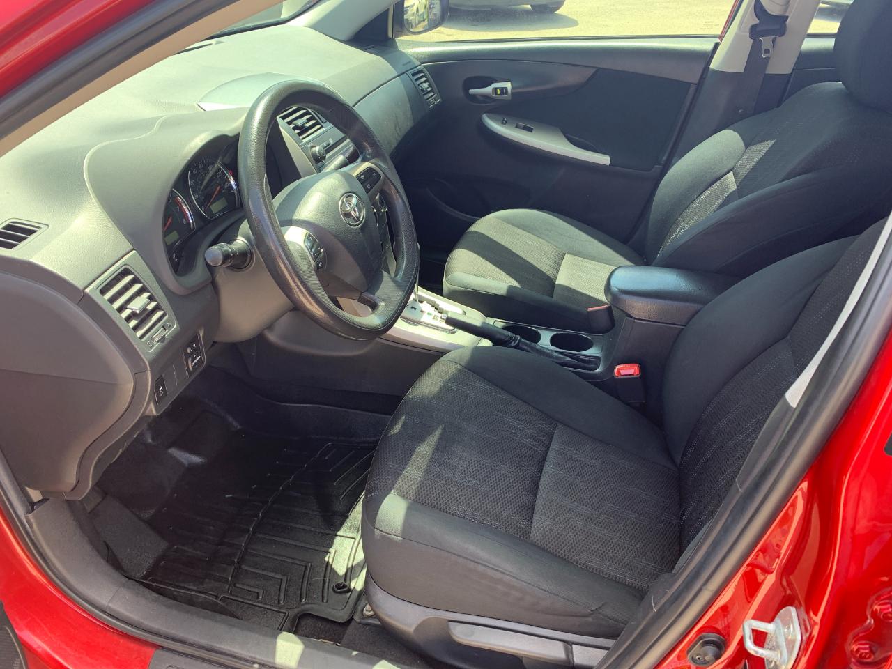 Toyota Corolla S 5-Speed MT 2011