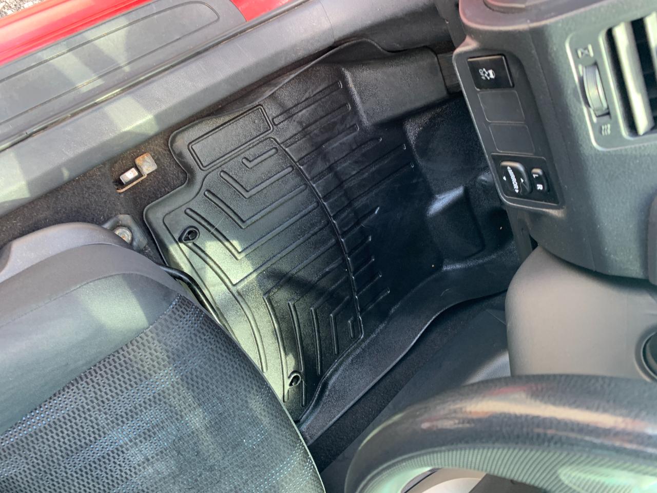 Toyota Corolla S 5-Speed MT 2011