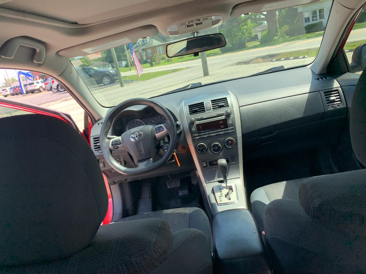Toyota Corolla S 5-Speed MT 2011