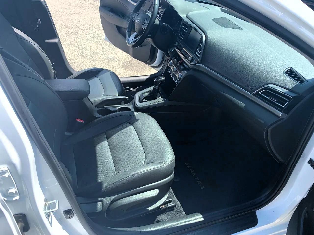 Hyundai Elantra Limited 2020