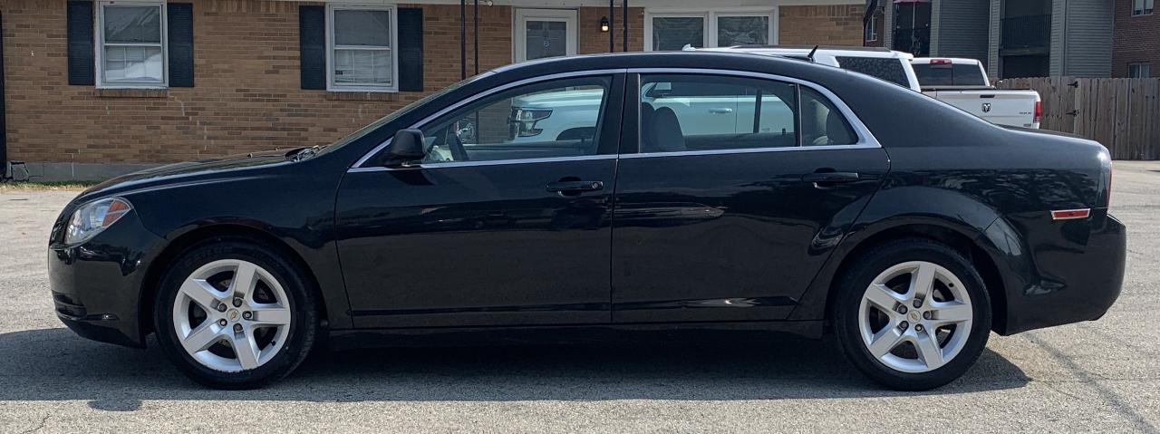 Chevrolet Malibu LS 2011