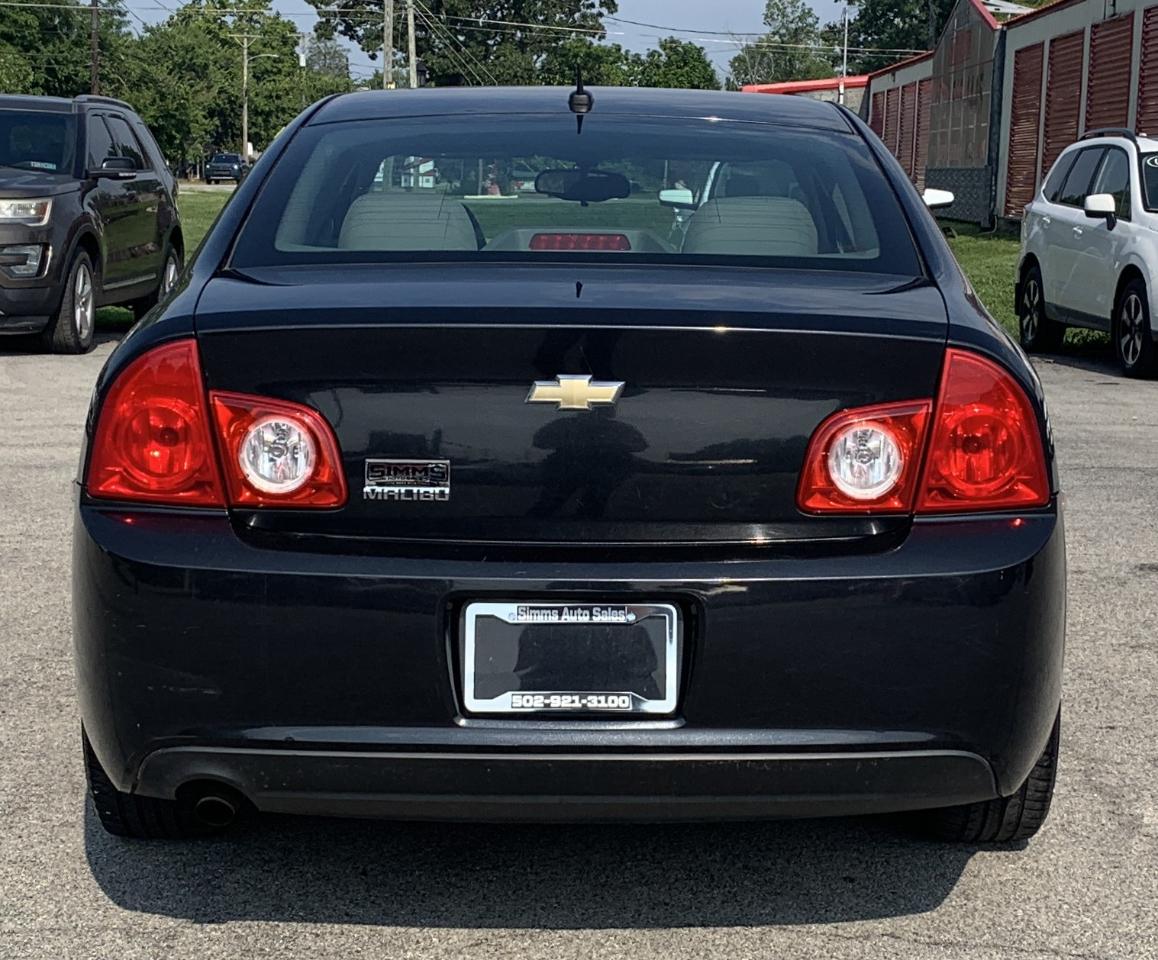 Chevrolet Malibu LS 2011